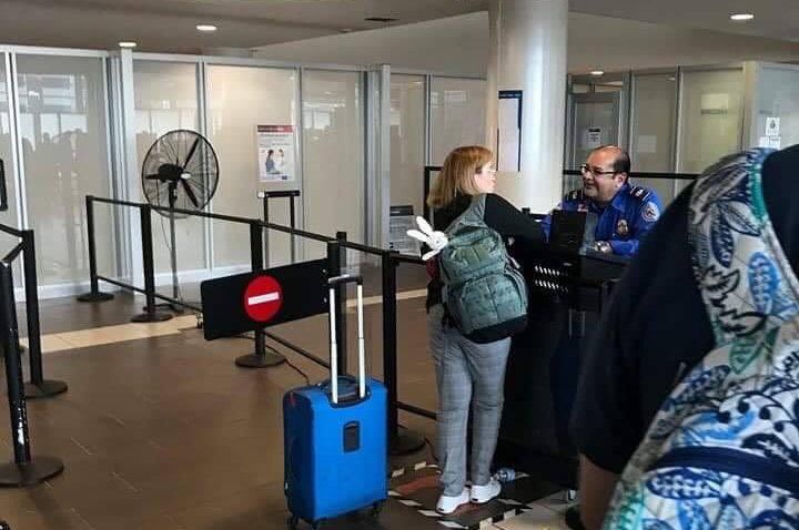 Carmen Yulin - aeropuerto - Foto via Facebook - 2 - julio 16 2019